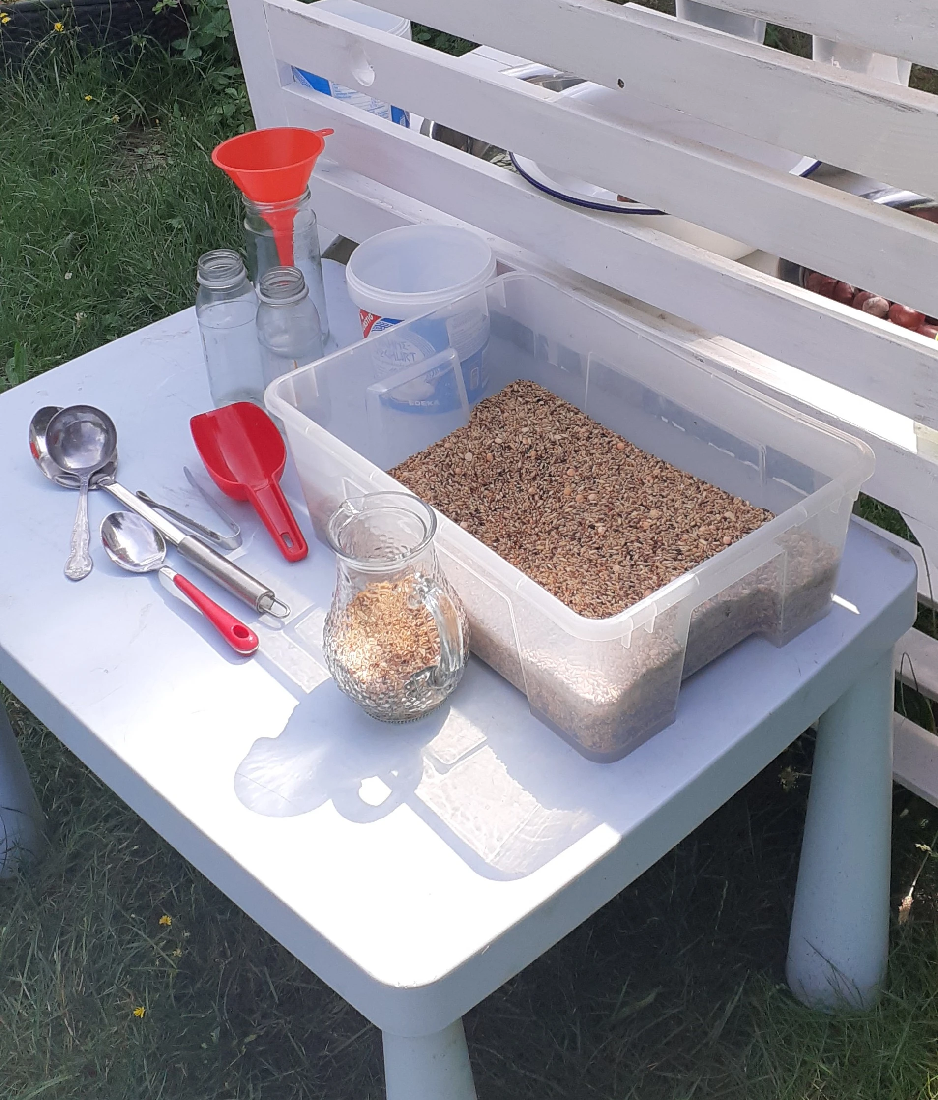 Schüttstation der Kindertagespflege kunterbunte Smarties