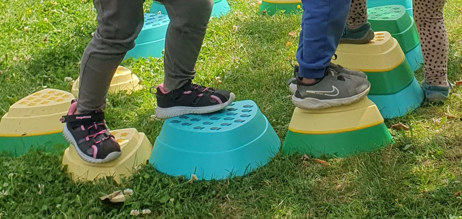 Balancieren in der Kindertagespflege kunterbunte Smarties