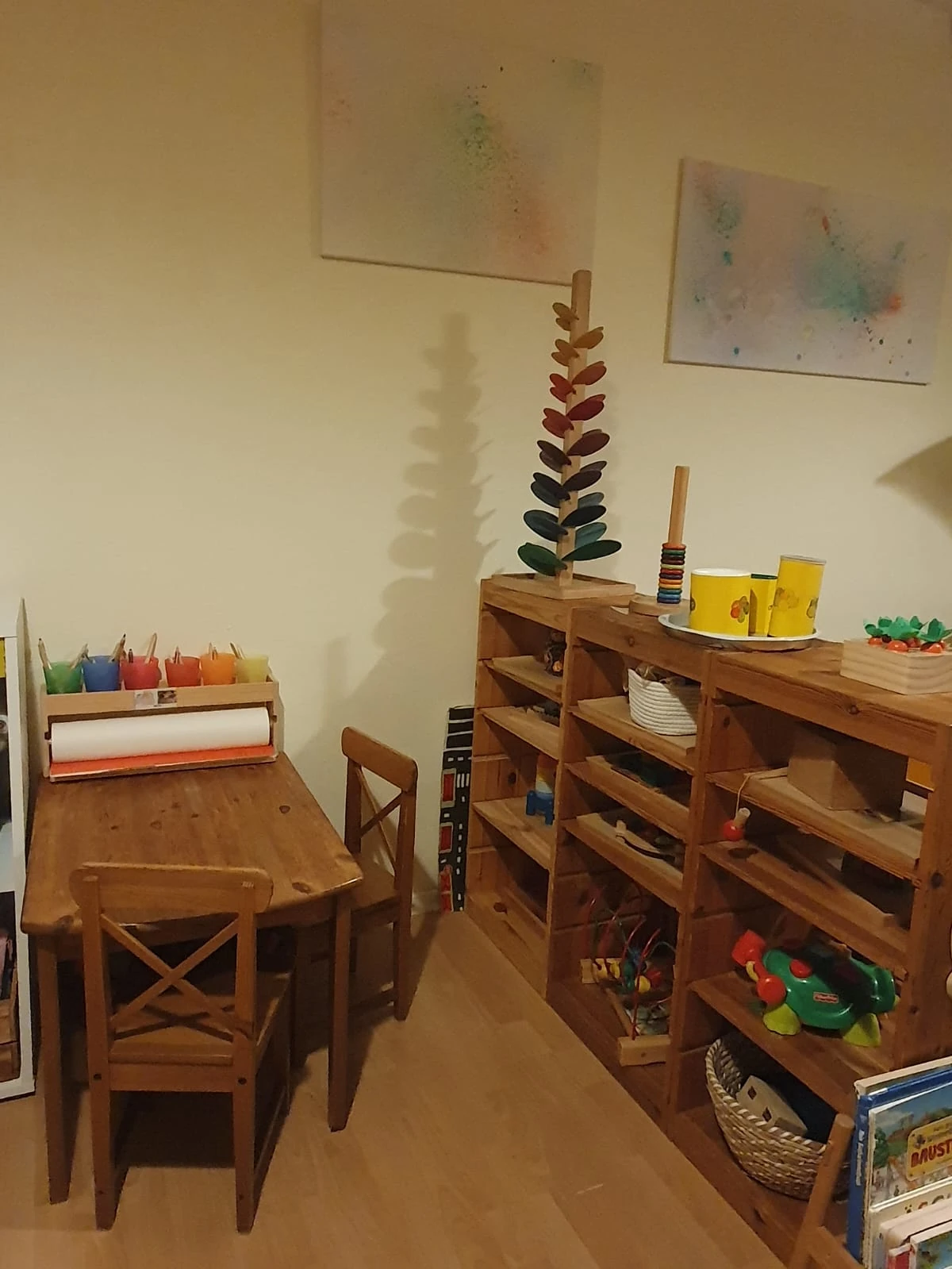 Maltisch der Tagesmutter in Berlin Reinickendorf